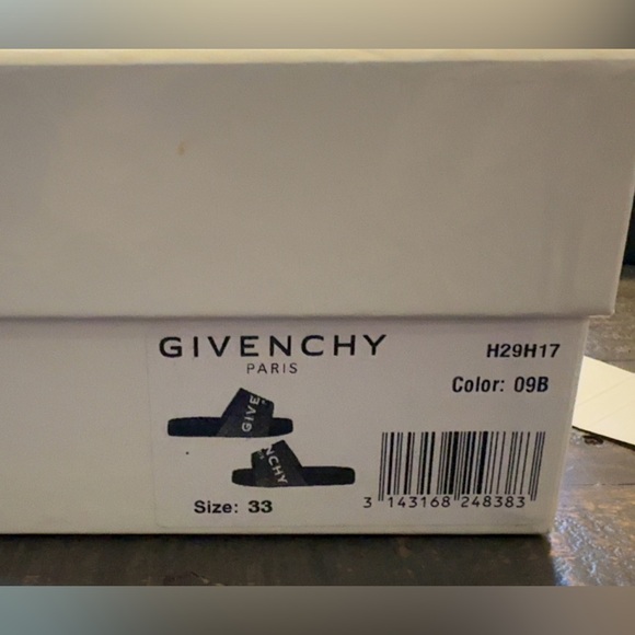 Givenchy kids slides 100% authentic purchased on farfetch w box and receipt - Picture 2 of 5